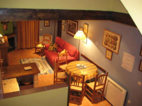 Гостиница Apartamentos Saqura  Сегура-Де-Ла-Сьерра